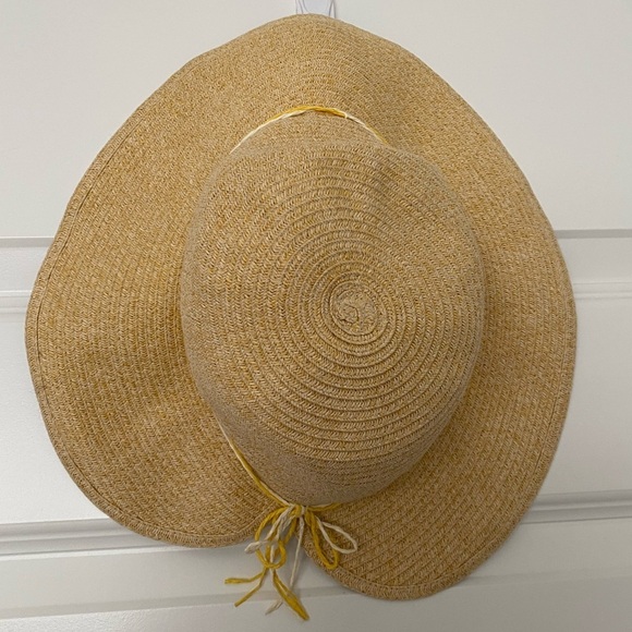 Stylish Straw Sun Hat with Yellow Flower Woven Paper Coquette Cat & Jack - Picture 4 of 6